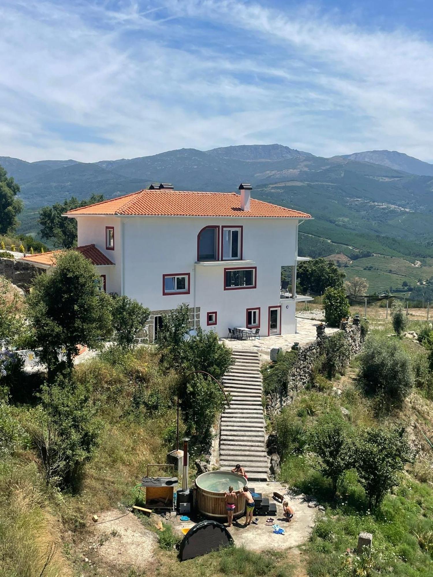 Villa Monkey Tiny Barnhouse With Amazing Views! à Folhadosa Extérieur photo